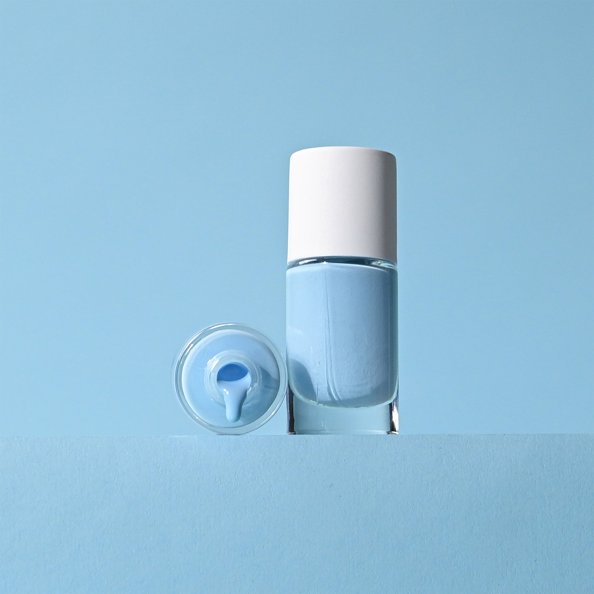 Vernis Bleu Pastel biosourcé Alice avec couleur de vernis