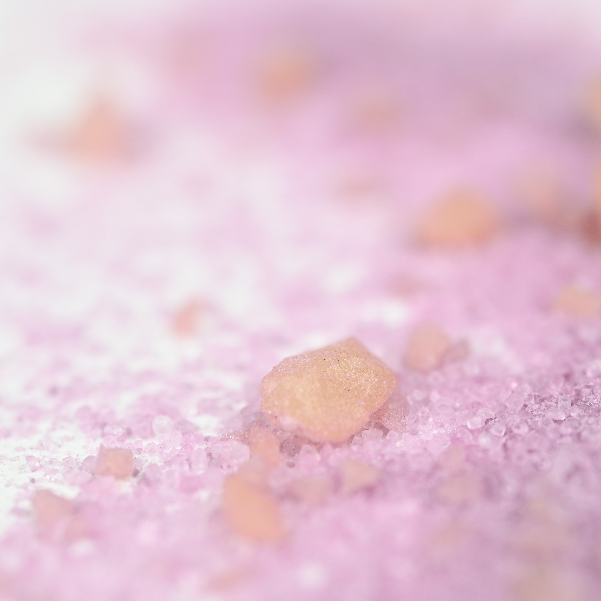 Pink Crackling Bath Salts