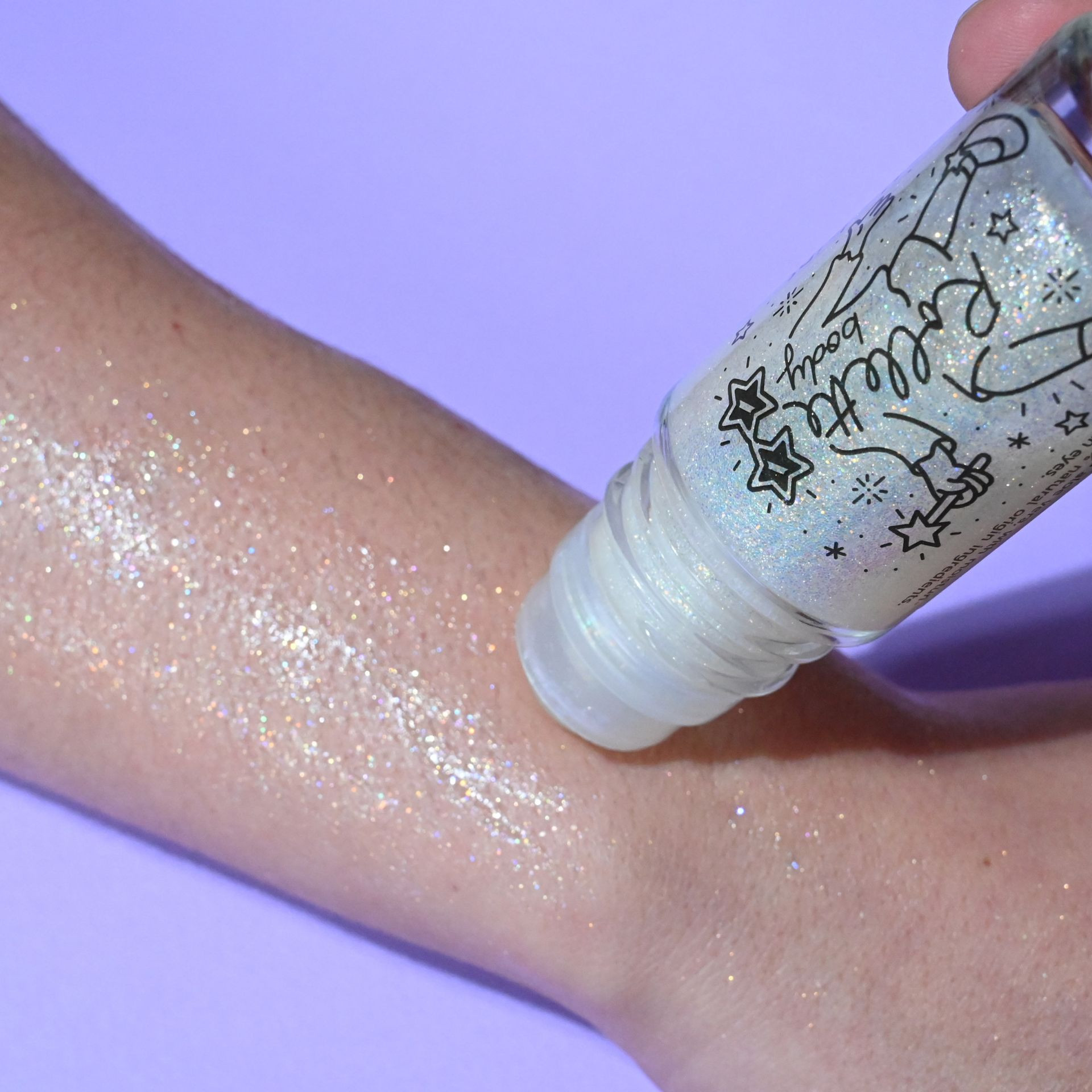 Application gel pailleté corps Body Rollette Coco peau mate