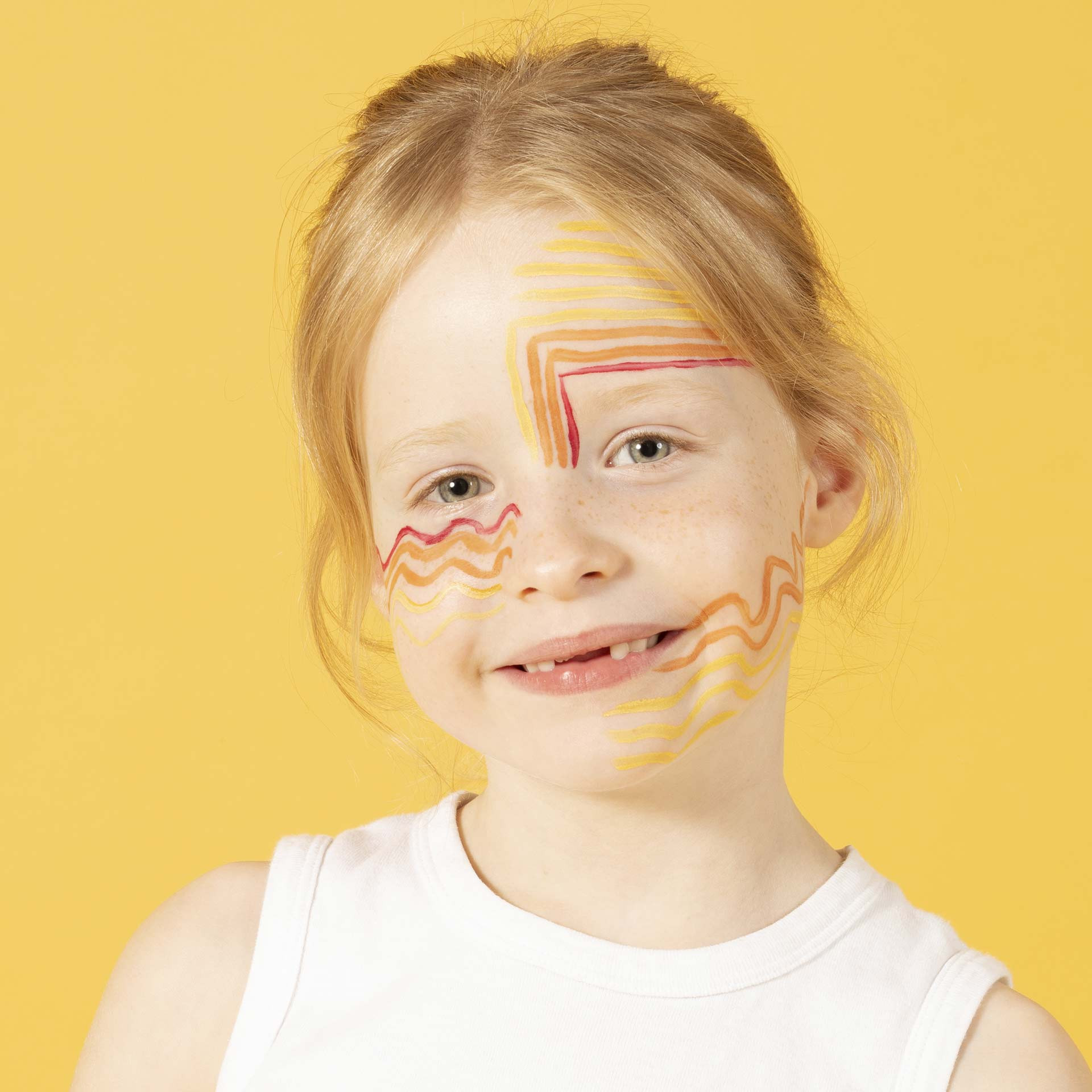 maquillage enfant petite fille dessin sur peau orange tattoopen nailmatic kids