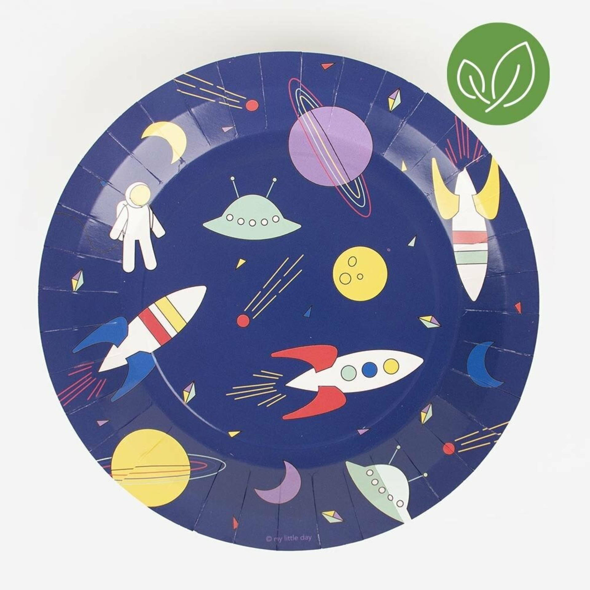8 cosmonauts small paper plates - My Little Day