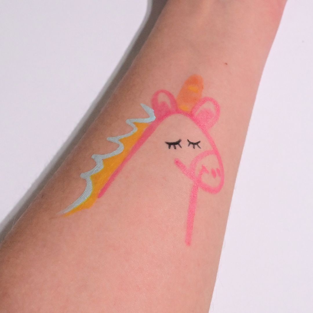 unicorn kids makeup with tattoopen markers tutorial step 3