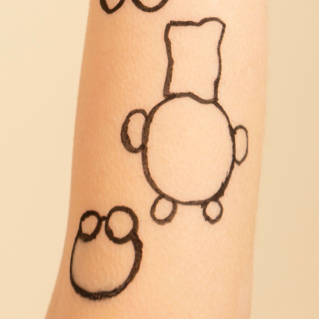 tuto tatouage enfant monstres mignons étape 1